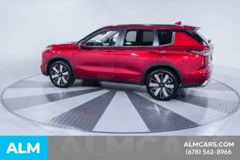 More photos of 2025 Mitsubishi Outlander SE at ALM Kia South, GA