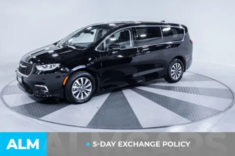 Another view of 2024 Chrysler Pacifica Hybrid Select for sale in Union City, GA at ALM Kia South