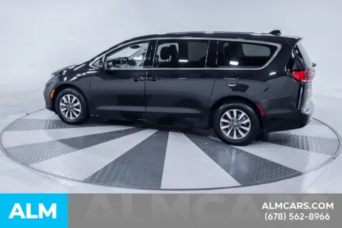 More photos of 2023 Chrysler Pacifica Hybrid Touring L at ALM Kia South, GA