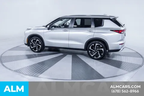 More photos of 2024 Mitsubishi Outlander SE at ALM Kia South, GA