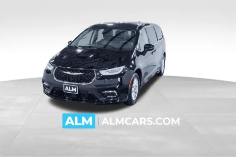 Black 2023 Chrysler Pacifica Touring L for sale in Union City, GA