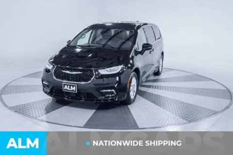 Photos of 2023 Chrysler Pacifica Touring L for sale in Union City, GA at ALM Kia South