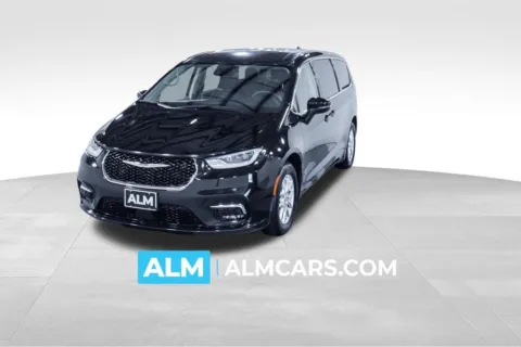 Black 2023 Chrysler Pacifica Touring L for sale in Union City, GA