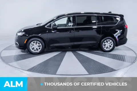 More photos of 2024 Chrysler Pacifica Touring L at ALM Kia South, GA