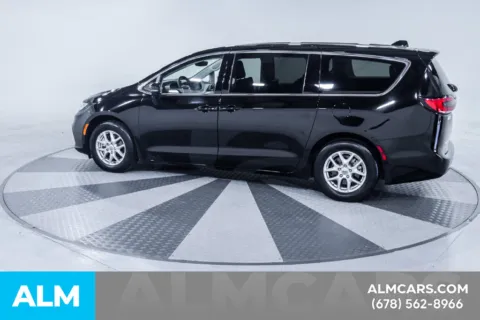 More photos of 2024 Chrysler Pacifica Touring L at ALM Kia South, GA