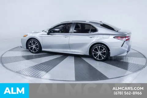 More photos of 2020 Toyota Camry SE at ALM Kia South, GA