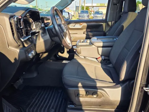More photos of 2022 GMC Sierra 1500 SLE at Hyundai Warner Robins, GA