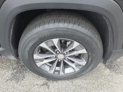 More photos of 2025 Chevrolet Equinox LT at Hyundai Warner Robins, GA