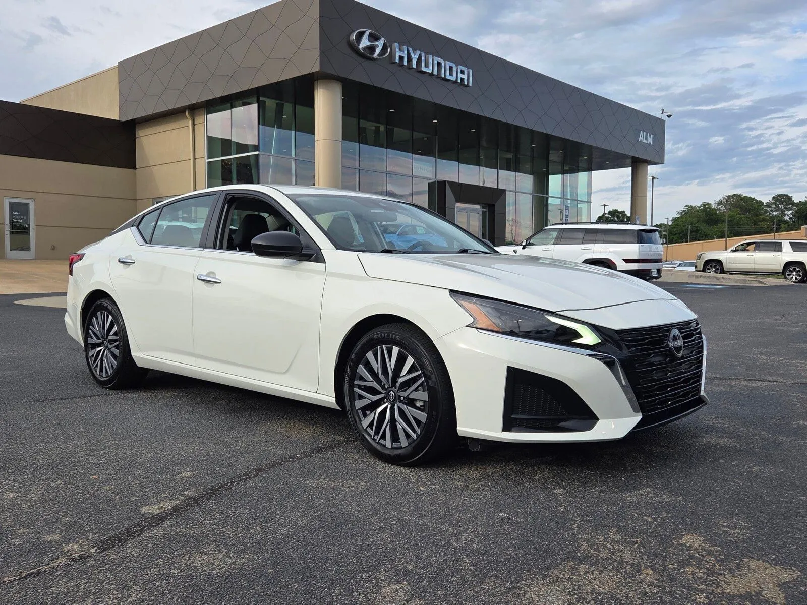 White 2025 Nissan Altima 2.5 SV for sale in Warner Robins, GA
