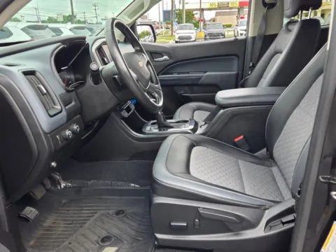 More photos of 2022 Chevrolet Colorado Z71 at Hyundai Warner Robins, GA
