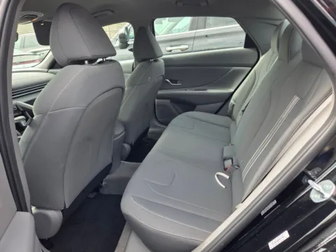 More photos of 2023 Hyundai Elantra SEL at Hyundai Warner Robins, GA