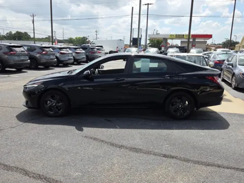 More photos of 2023 Hyundai Elantra SEL at Hyundai Warner Robins, GA