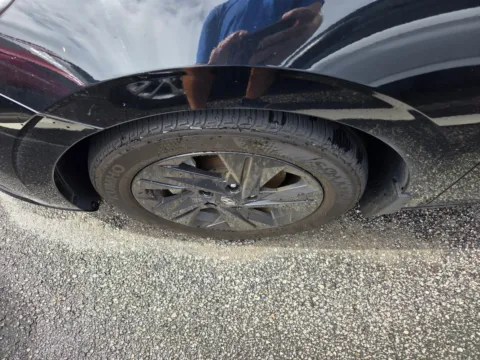 More photos of 2023 Hyundai Elantra SEL at Hyundai Warner Robins, GA