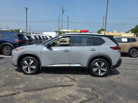 More photos of 2021 Nissan Rogue Platinum at Hyundai Warner Robins, GA
