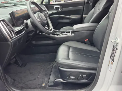 More photos of 2025 Kia Sorento S at Hyundai Warner Robins, GA