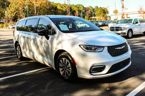 Another view of 2024 Chrysler Pacifica Hybrid Select for sale in Warner Robins, GA at Hyundai Warner Robins
