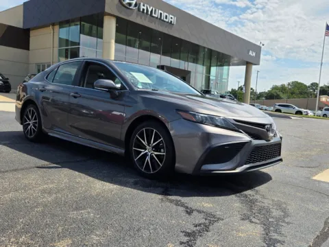 Gray 2024 Toyota Camry SE for sale in Warner Robins, GA