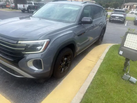 Unknown 2025 Volkswagen Atlas 2.0T Peak Edition for sale in Warner Robins, GA