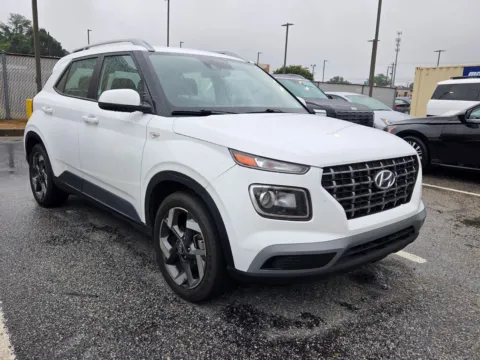 White 2021 Hyundai Venue SEL for sale in Warner Robins, GA