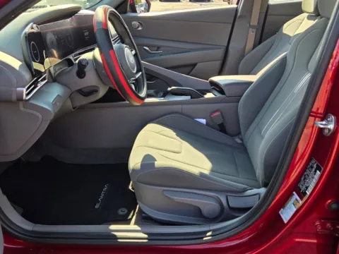 More photos of 2024 Hyundai Elantra SEL at Hyundai Warner Robins, GA