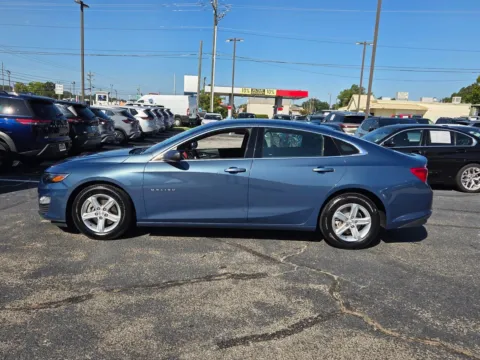 More photos of 2024 Chevrolet Malibu LT at Hyundai Warner Robins, GA