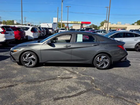 More photos of 2025 Hyundai Elantra SEL Convenience at Hyundai Warner Robins, GA