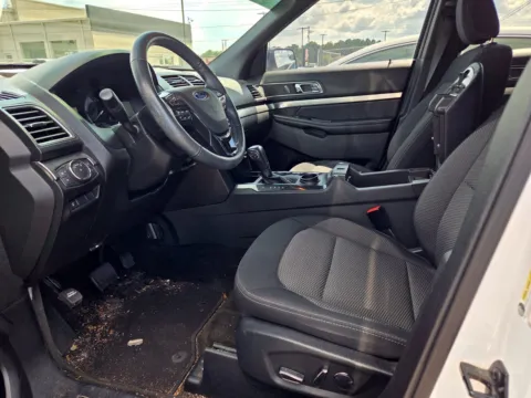 More photos of 2018 Ford Explorer XLT at Hyundai Warner Robins, GA