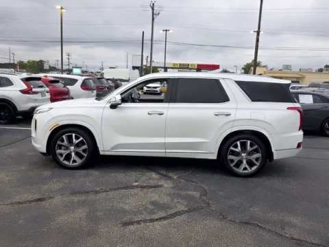 More photos of 2022 Hyundai Palisade Limited at Hyundai Warner Robins, GA