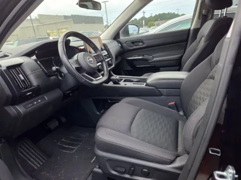 More photos of 2025 Nissan Pathfinder SV at Hyundai Warner Robins, GA