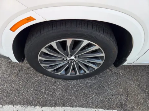 More photos of 2025 Hyundai Palisade Calligraphy at Hyundai Warner Robins, GA