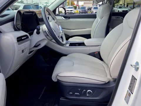 More photos of 2025 Hyundai Palisade Calligraphy at Hyundai Warner Robins, GA