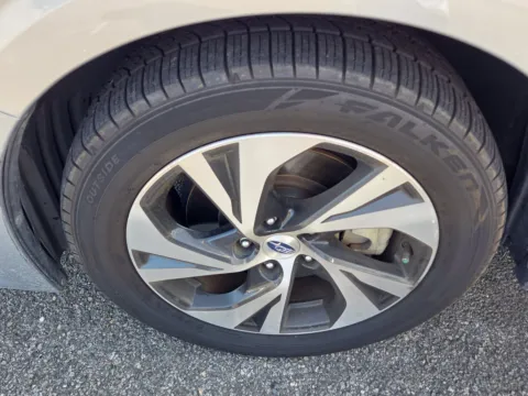 More photos of 2020 Subaru Legacy Premium at Hyundai Warner Robins, GA