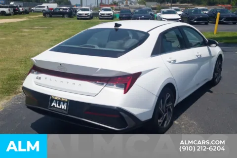 More photos of 2025 Hyundai Elantra SEL Convenience at ALM Hyundai Lumberton, NC