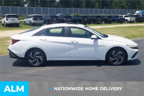 More photos of 2025 Hyundai Elantra SEL Convenience at ALM Hyundai Lumberton, NC