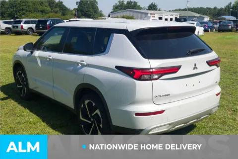 More photos of 2024 Mitsubishi Outlander SE at ALM Hyundai Lumberton, NC
