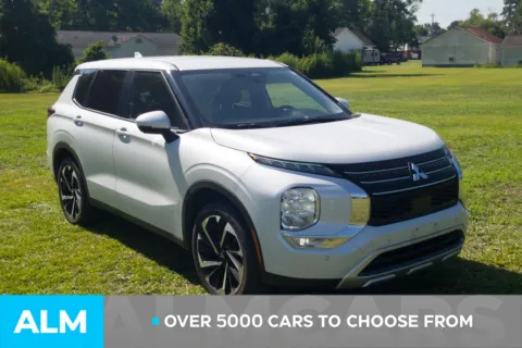 Photos of 2024 Mitsubishi Outlander SE for sale in Lumberton, NC at ALM Hyundai Lumberton