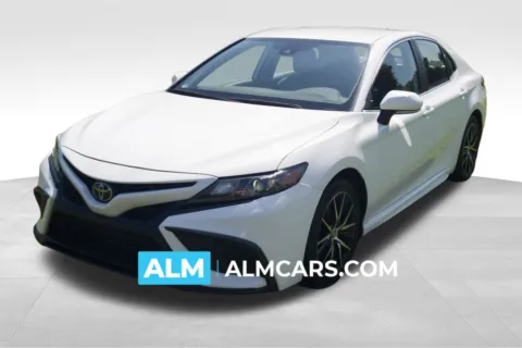 White 2023 Toyota Camry SE for sale in Lumberton, NC