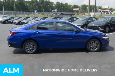 More photos of 2024 Hyundai Elantra SEL at ALM Hyundai Lumberton, NC