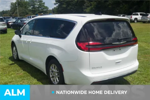 More photos of 2024 Chrysler Pacifica Touring L at ALM Hyundai Lumberton, NC