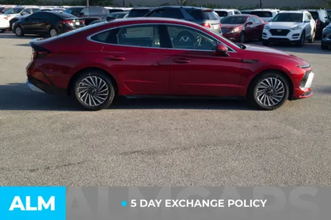 Another view of 2025 Hyundai Sonata Hybrid SEL for sale in Lumberton, NC at ALM Hyundai Lumberton