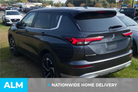 More photos of 2024 Mitsubishi Outlander SE at ALM Hyundai Lumberton, NC