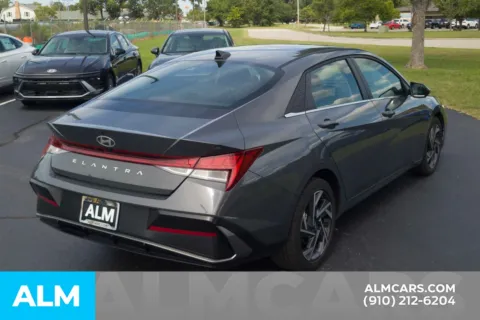 More photos of 2025 Hyundai Elantra SEL Convenience at ALM Hyundai Lumberton, NC
