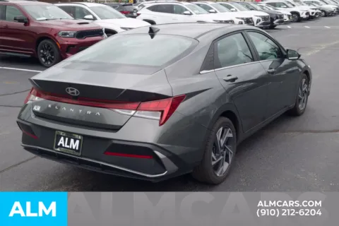 More photos of 2025 Hyundai Elantra SEL Convenience at ALM Hyundai Lumberton, NC