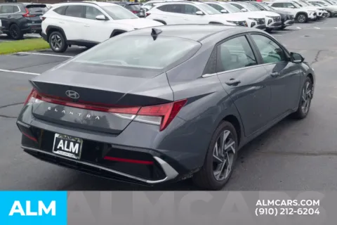 More photos of 2025 Hyundai Elantra SEL Convenience at ALM Hyundai Lumberton, NC