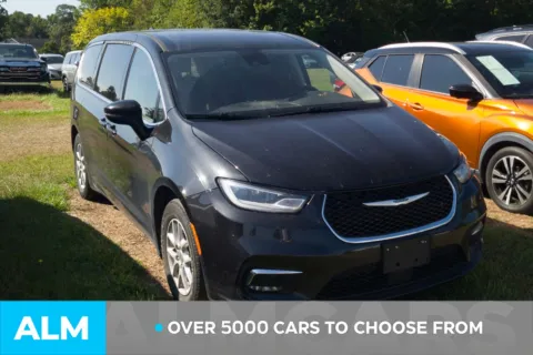 Photos of 2023 Chrysler Pacifica Touring L for sale in Lumberton, NC at ALM Hyundai Lumberton