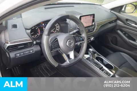More photos of 2020 Nissan Altima 2.5 Platinum at ALM Hyundai Lumberton, NC