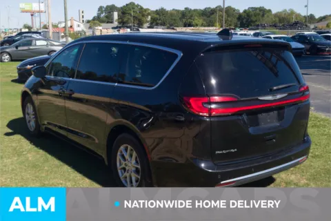 More photos of 2024 Chrysler Pacifica Touring L at ALM Hyundai Lumberton, NC