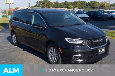 Another view of 2024 Chrysler Pacifica Touring L for sale in Lumberton, NC at ALM Hyundai Lumberton