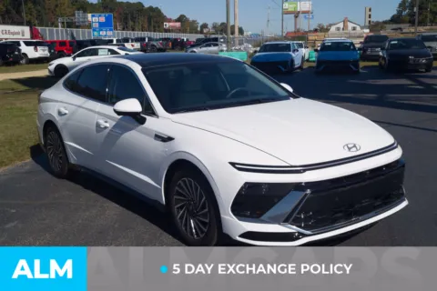 Another view of 2025 Hyundai Sonata Hybrid Limited for sale in Lumberton, NC at ALM Hyundai Lumberton
