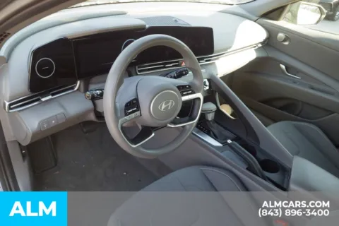 More photos of 2024 Hyundai Elantra SEL at ALM Hyundai Florence, SC